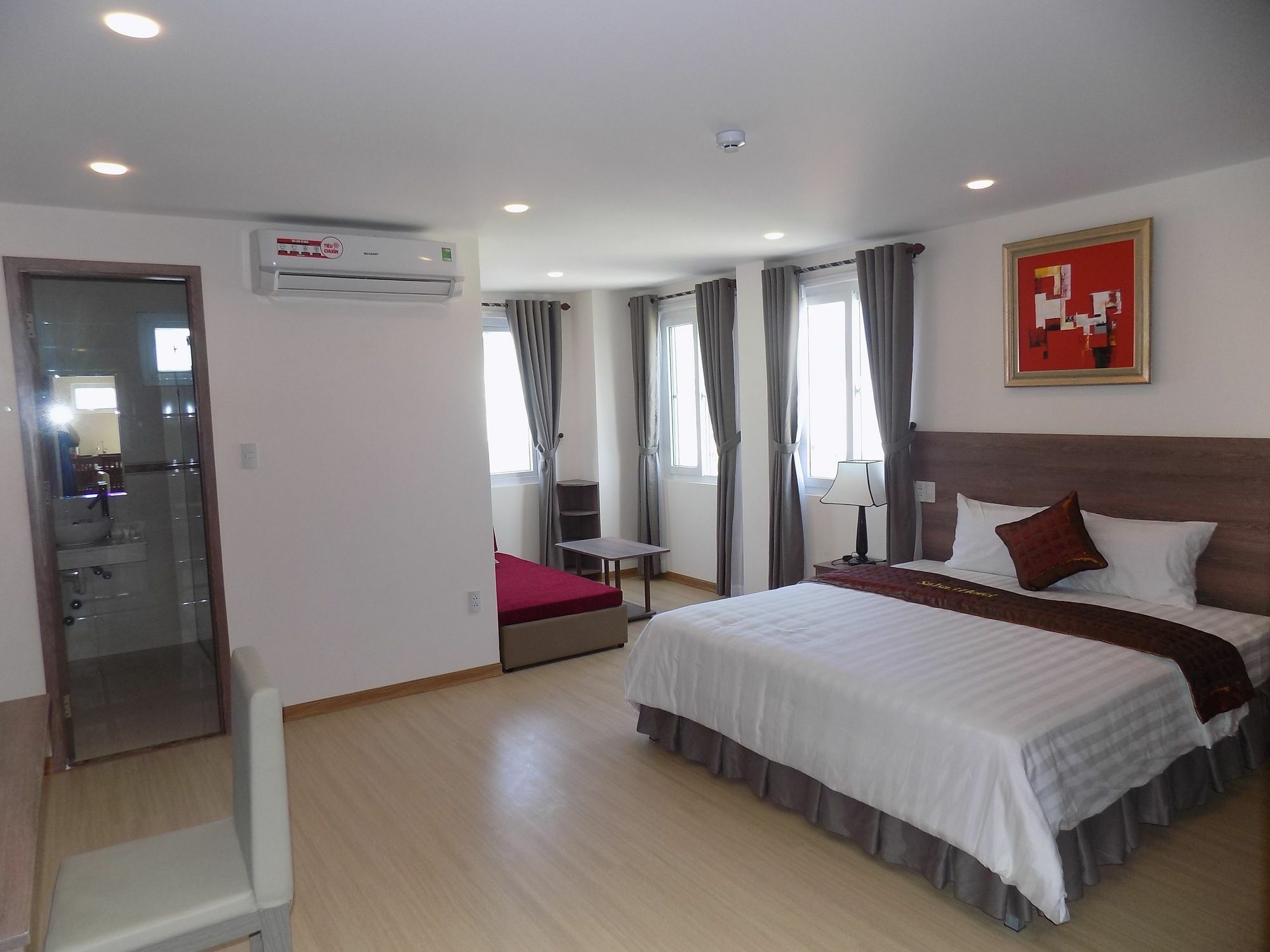 La Suite Hotel Danang エクステリア 写真