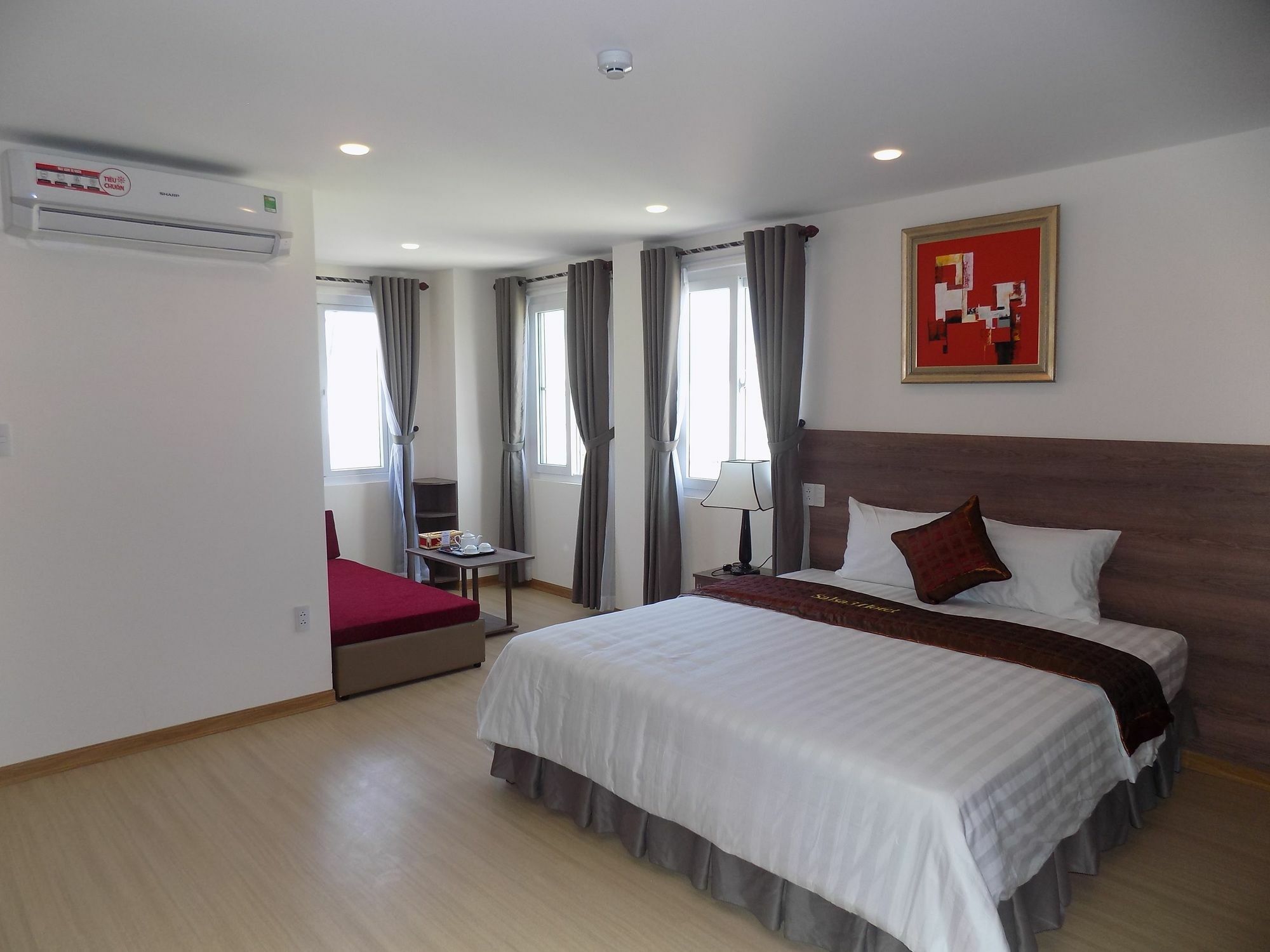 La Suite Hotel Danang エクステリア 写真